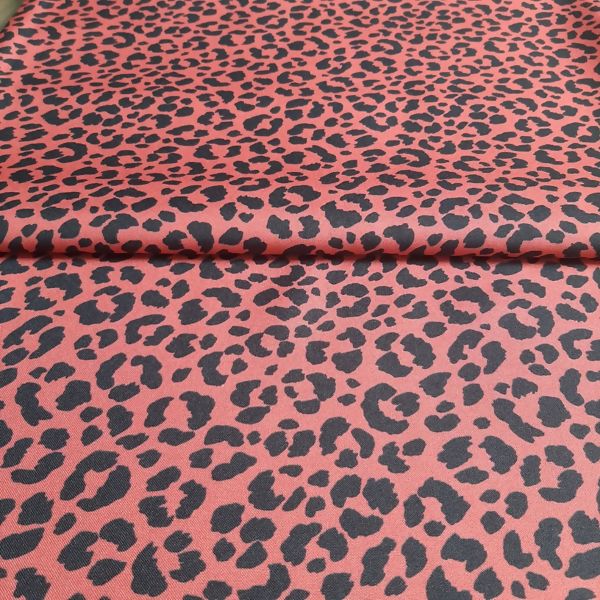 Estampa_Oxf Onca Vermelho b_Delares